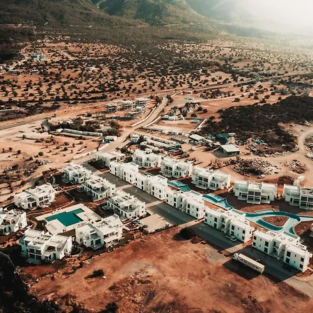 Panoramic View 250m To Sea Pool Apartament