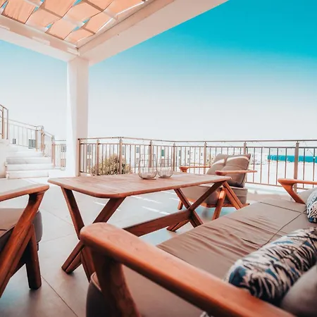 Panoramic Sea & Mountain View Penthouse With Private Rooftop, Pools & Apartment Akanthou