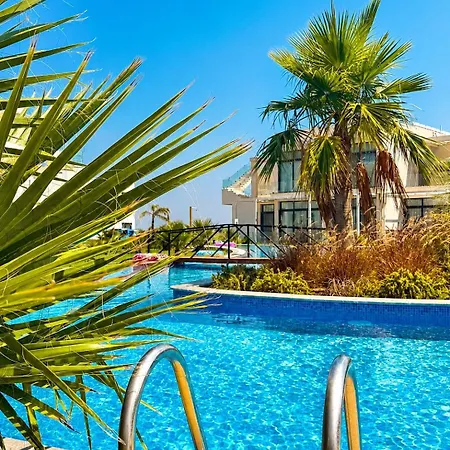Panoramic Sea & Mountain View Penthouse With Private Rooftop, Pools & *
