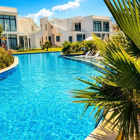 Panoramic Sea & Mountain View Penthouse With Private Rooftop, Pools &