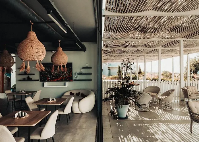 Panoramic View 250m To Sea Pool アパート Akanthou